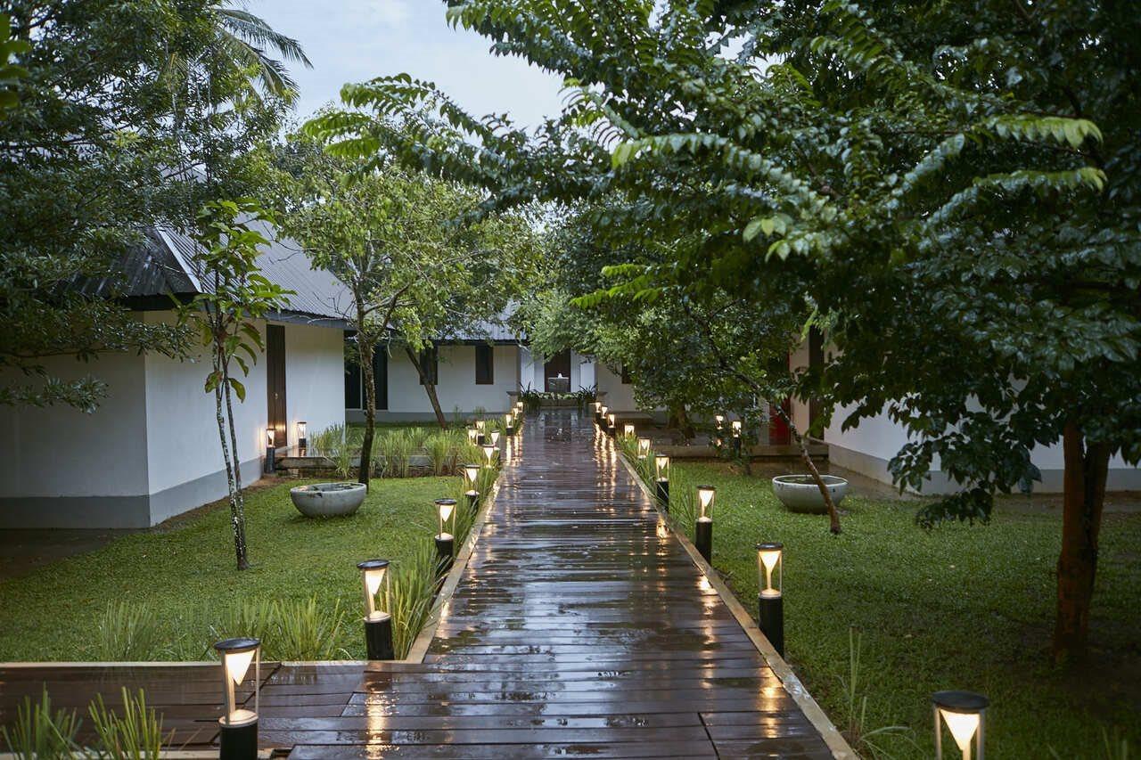 Hotel Citrus Waskaduwa Bentota Esterno foto