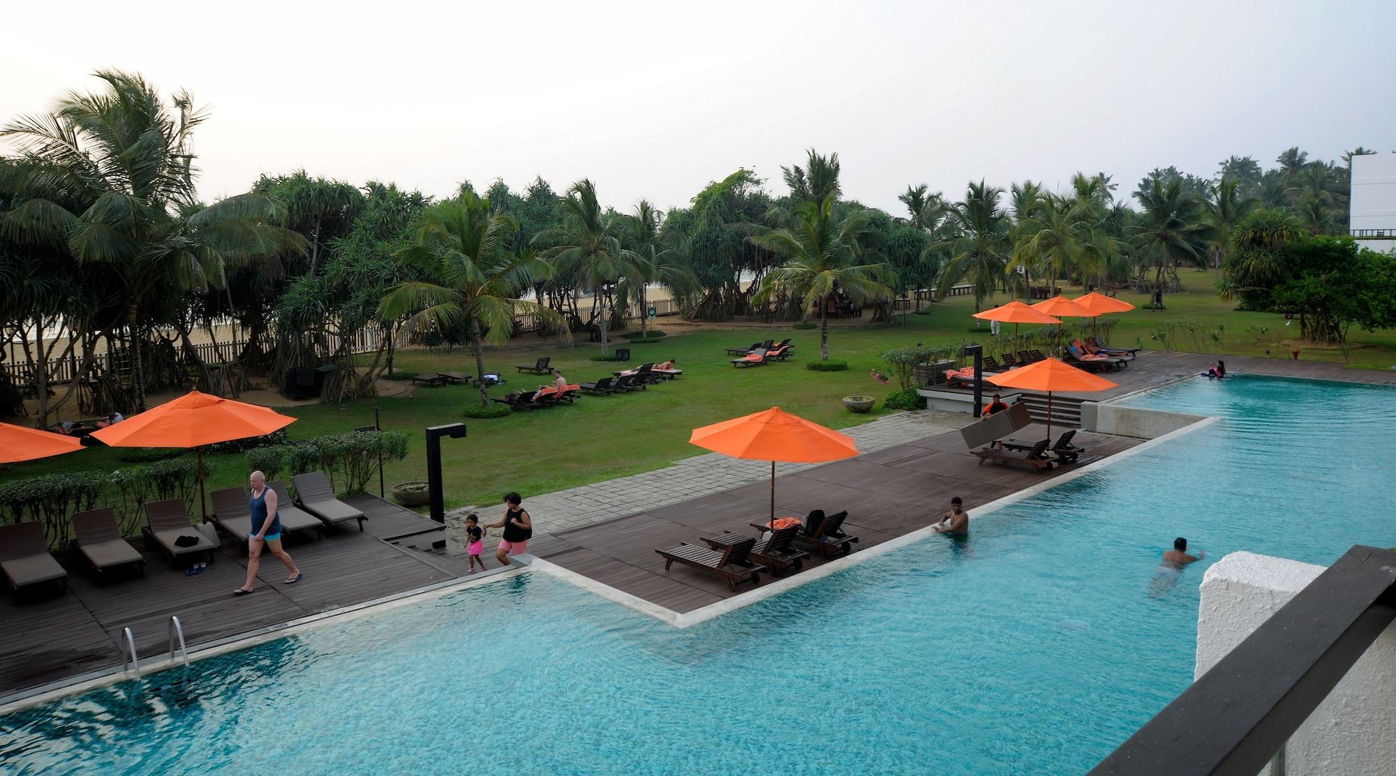 Hotel Citrus Waskaduwa Bentota Esterno foto
